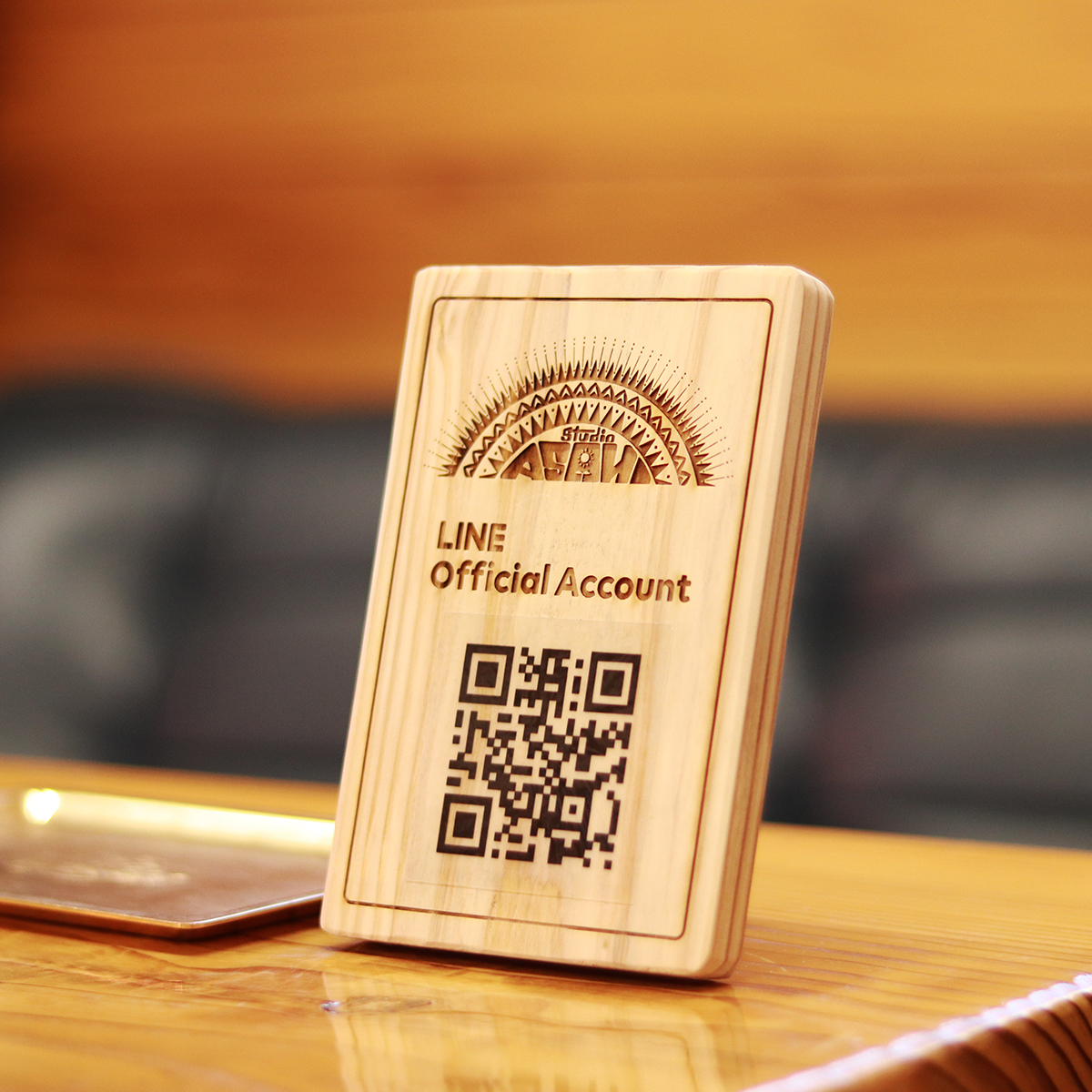 天然杉でつくる卓上サイン
